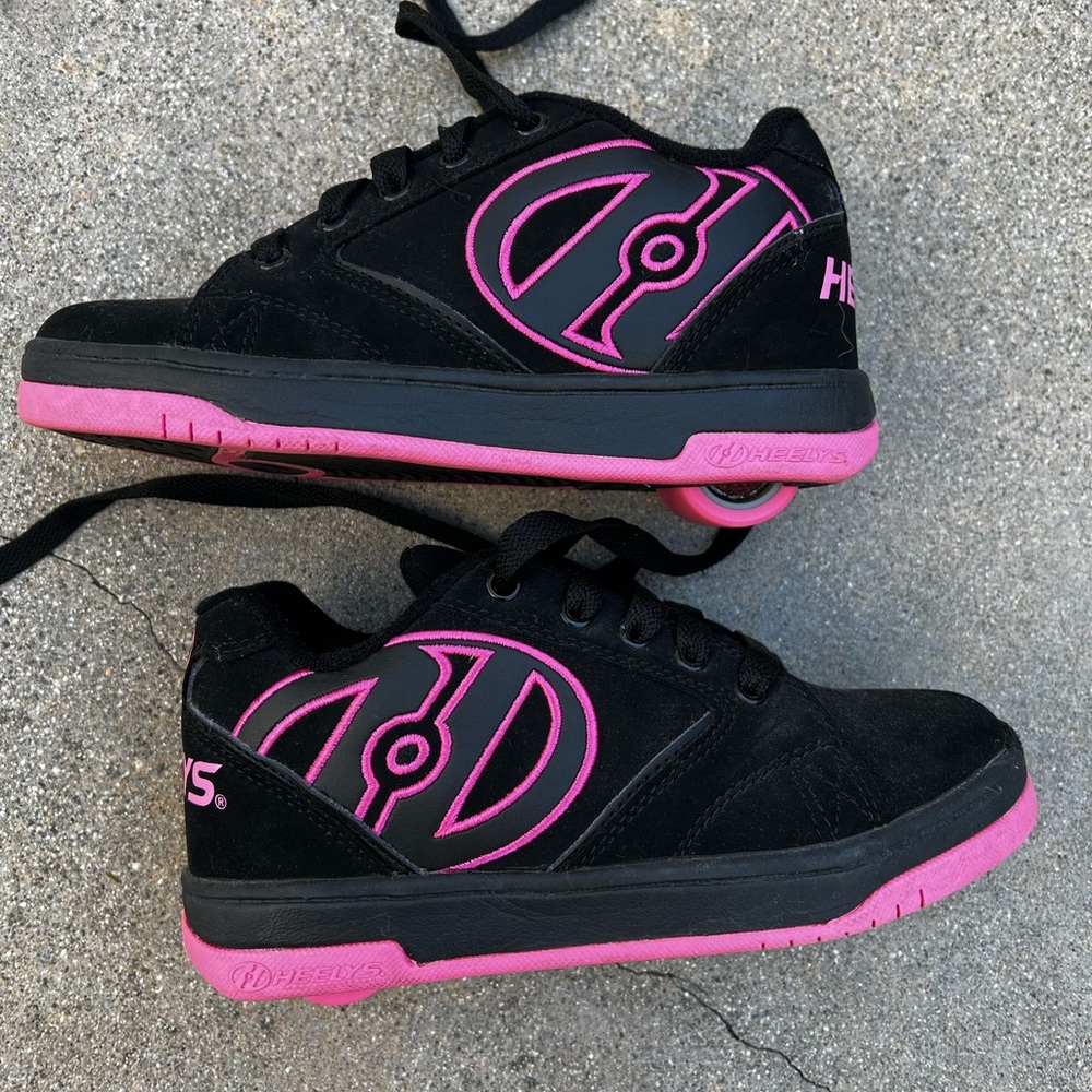 Heely’s Shoes with Wheels